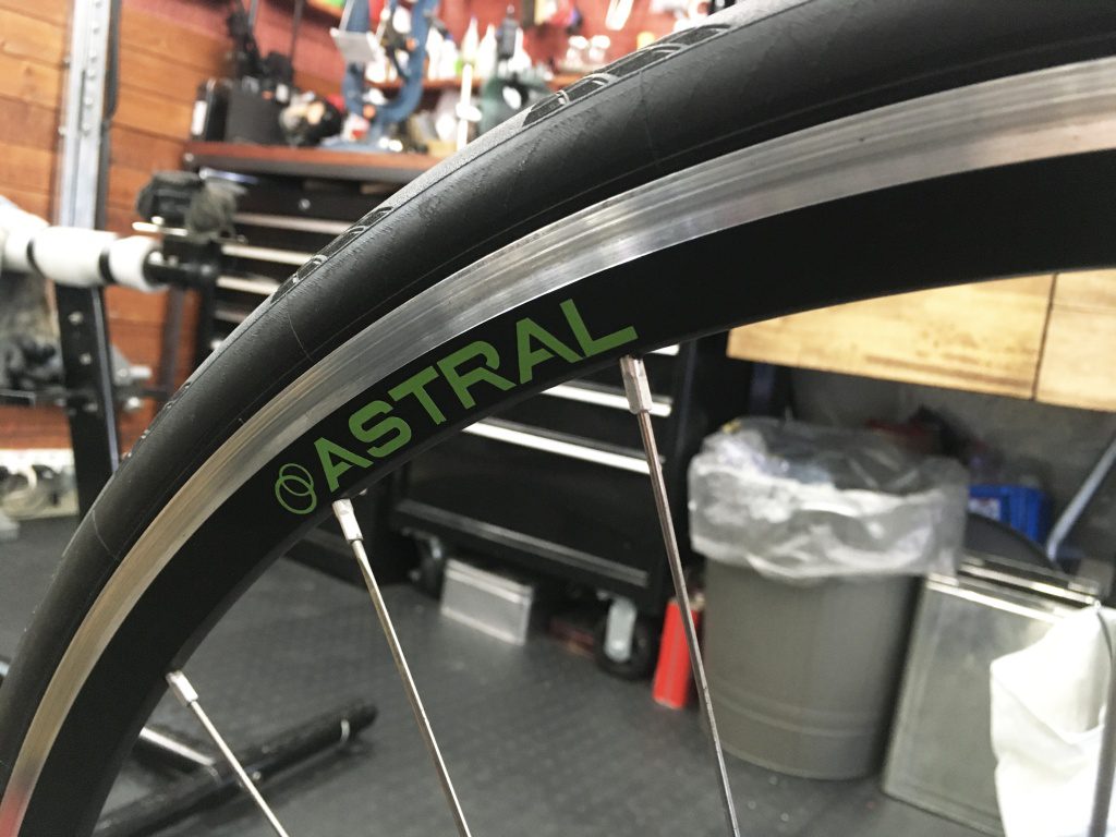 Yksion Pro UST II チューブレスタイヤ | MAVIC ブランド公式サイト