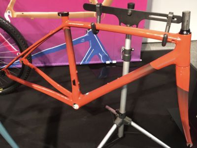 ACTIVE LINE SIMPLE STYLE