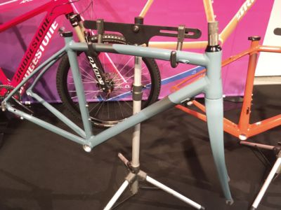 ACTIVE LINE SIMPLE STYLE