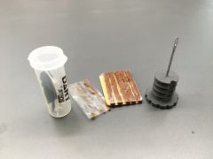 というわけで、現状最強と思われる修理キット組み合わせ。TAPPABUCOのニードル+プラグと予備DART。