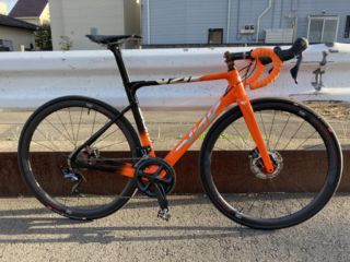 VIDE DISC オレンジ×ブラック。
全てのカラーで同様のデザインでブラックとのツートンカラーになります。