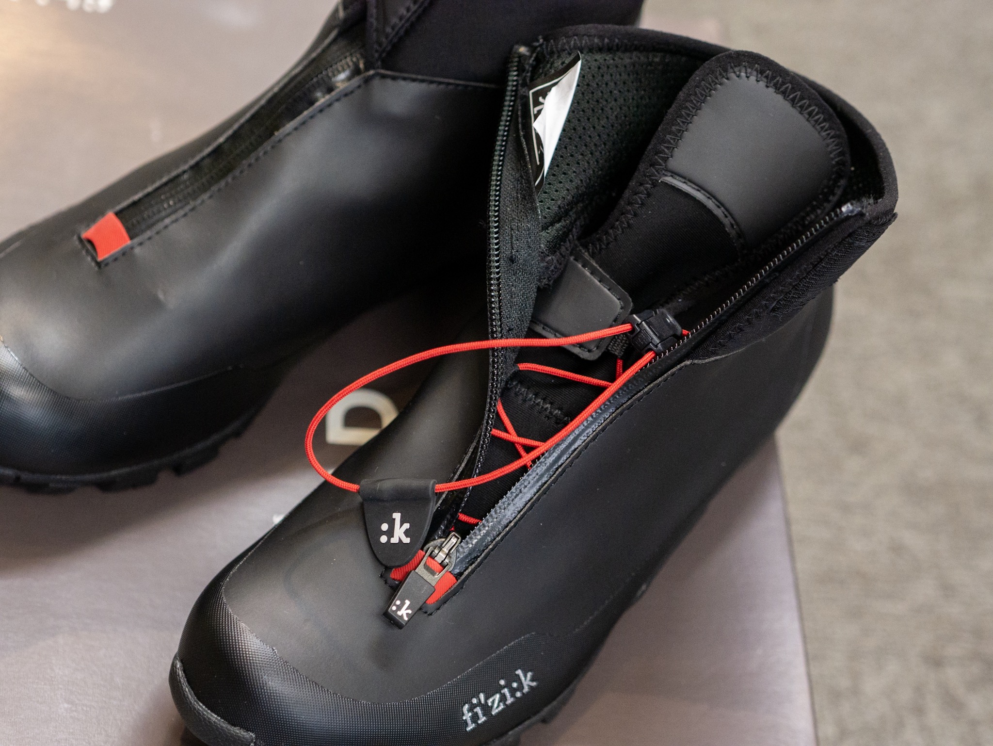 メール便可 2セットまで Fizik☆フィジーク X5 Artica シューズ EUR/46 