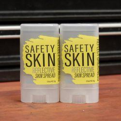 肌に直接塗ることができる反射製品、SAFETY SKINです
