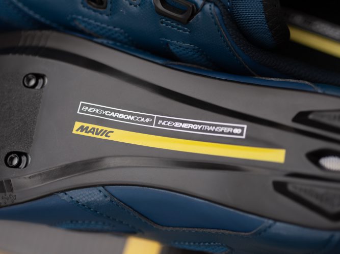 カーボンソール採用のMAVIC COSMIC  ELITE SHOES