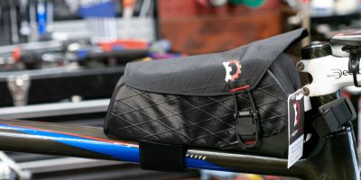 片手で容易に中身を取り出せるトップチューブバッグ 片手で容易に中身を取り出せるトップチューブバッグ