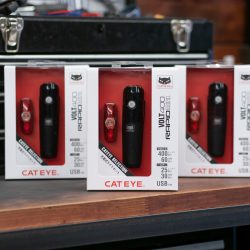 CATEYEお買い得充電式フロント＆リアライトセット