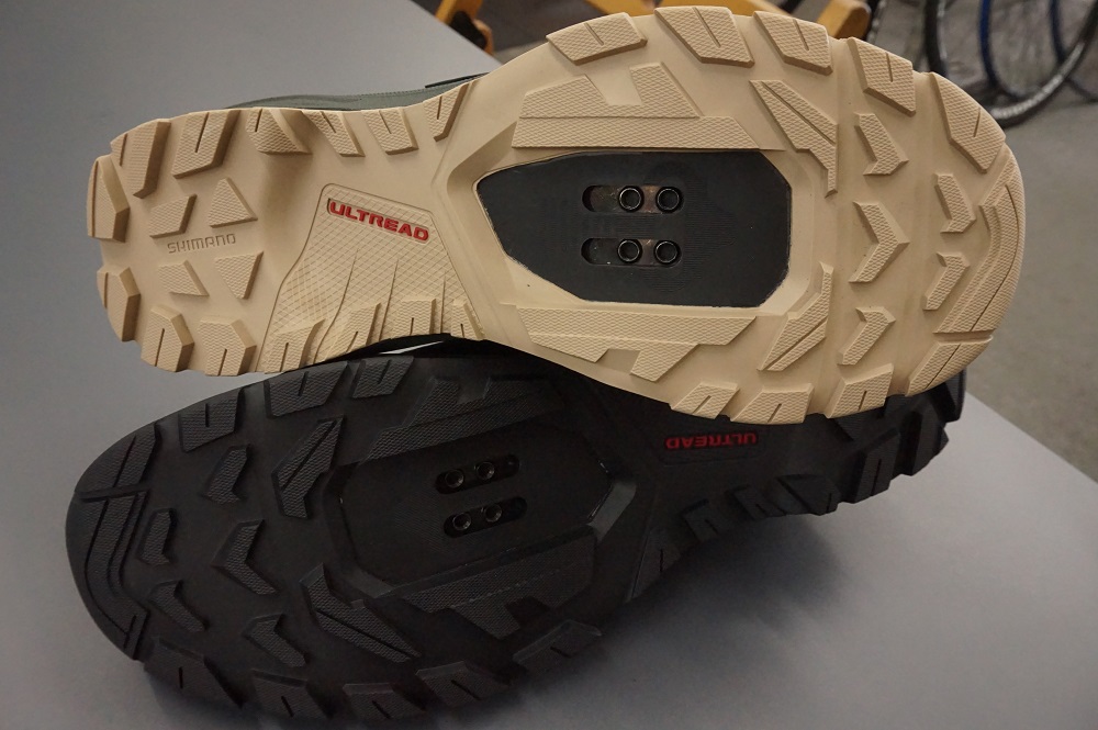 SHIMANOのマルチユースSPDシューズ、EX5(EX500)入荷しました
