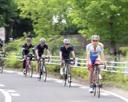 走行は1列でキープレフトを遵守します。