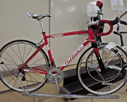 Motegrappa team
フレームセット税抜定価100,000円・アルテグラ完成車税抜定価210,000円・105完成車税抜定価165,000円・ティアグラ完成車税抜定価145,000円