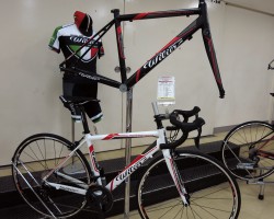 Motegrappa
フレームセット税抜定価80,000円・105完成車税抜定価145,000円・ティアグラ完成車税抜定価125,000円