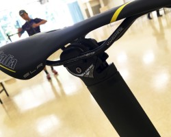 795シリーズのE-POST2。固定方法を斜ウス方式にマイナーチェンジして固定力とメンテナンス性がアップしました。