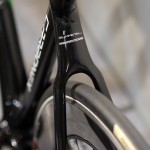 DISC用にはフォークと後三角を専用に設計