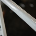 パールとソリッドで塗り分けされた凝った塗装です。