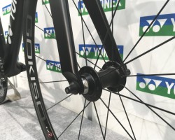 フロントフォークエンド部分。