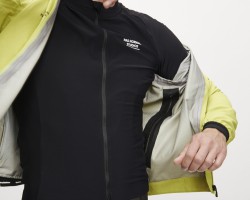 ジャケット、ジレ共にカラーは3種類の設定です。