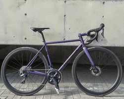 水平換算トップチューブ長:530mm