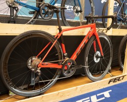 FR | Advanced | Ultegra Di2
598,000円(税抜)
プラズマレッド / テクストリーム