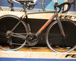 FR30 日本限定モデル
178,000円(税抜)
ストームグレー