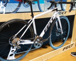 VR | 60
108,000円(税抜)
ヴェイパーブルー