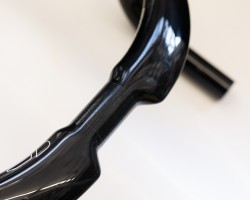 アップバー部分はエアロ形状