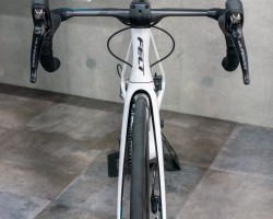 張り出してみるものが無く、極限まで空力を高めらています。