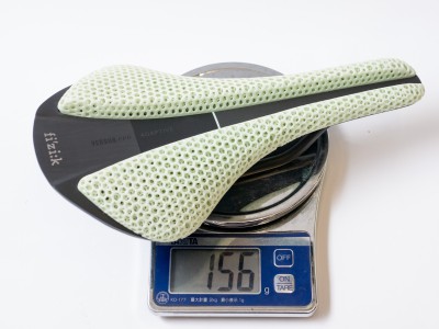 レギュラー幅の実測重量は156g。